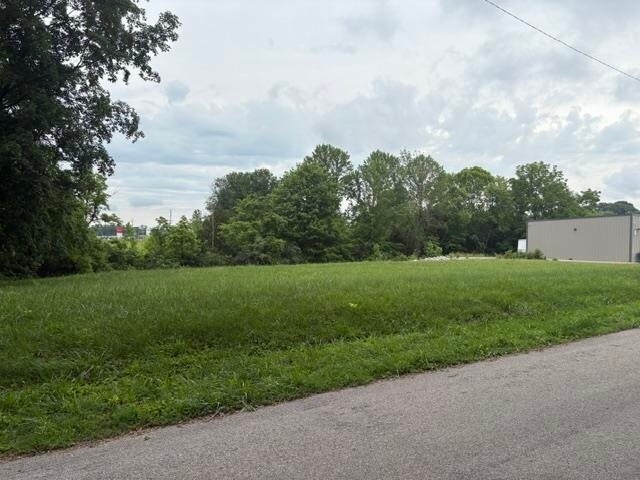 102 Pin Oak Ln, Glasgow, KY for sale Primary Photo- Image 1 of 5