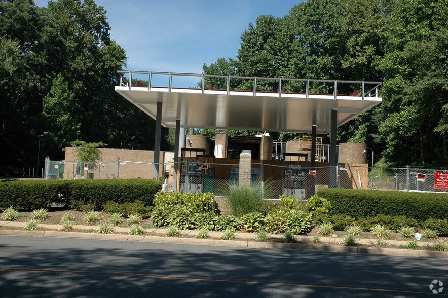 11410 N Shore Dr, Reston, VA à vendre - Photo du bâtiment - Image 2 de 78