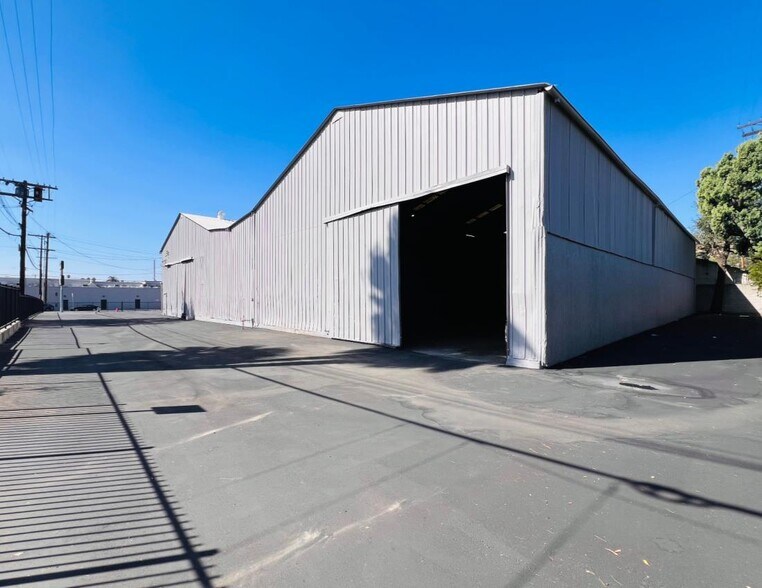 2219 Fair Park Ave, Los Angeles, CA for lease - Building Photo - Image 1 of 15