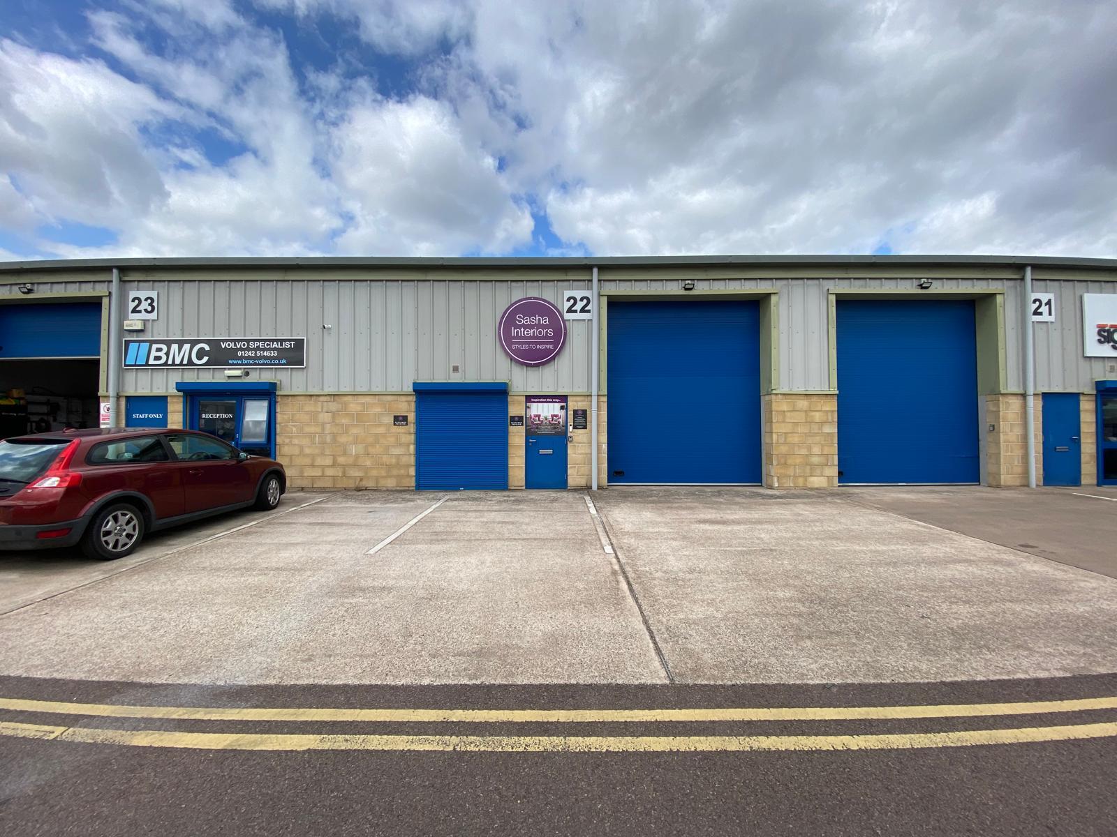 Industriel dans Deerhurst à louer Photo principale- Image 1 de 3