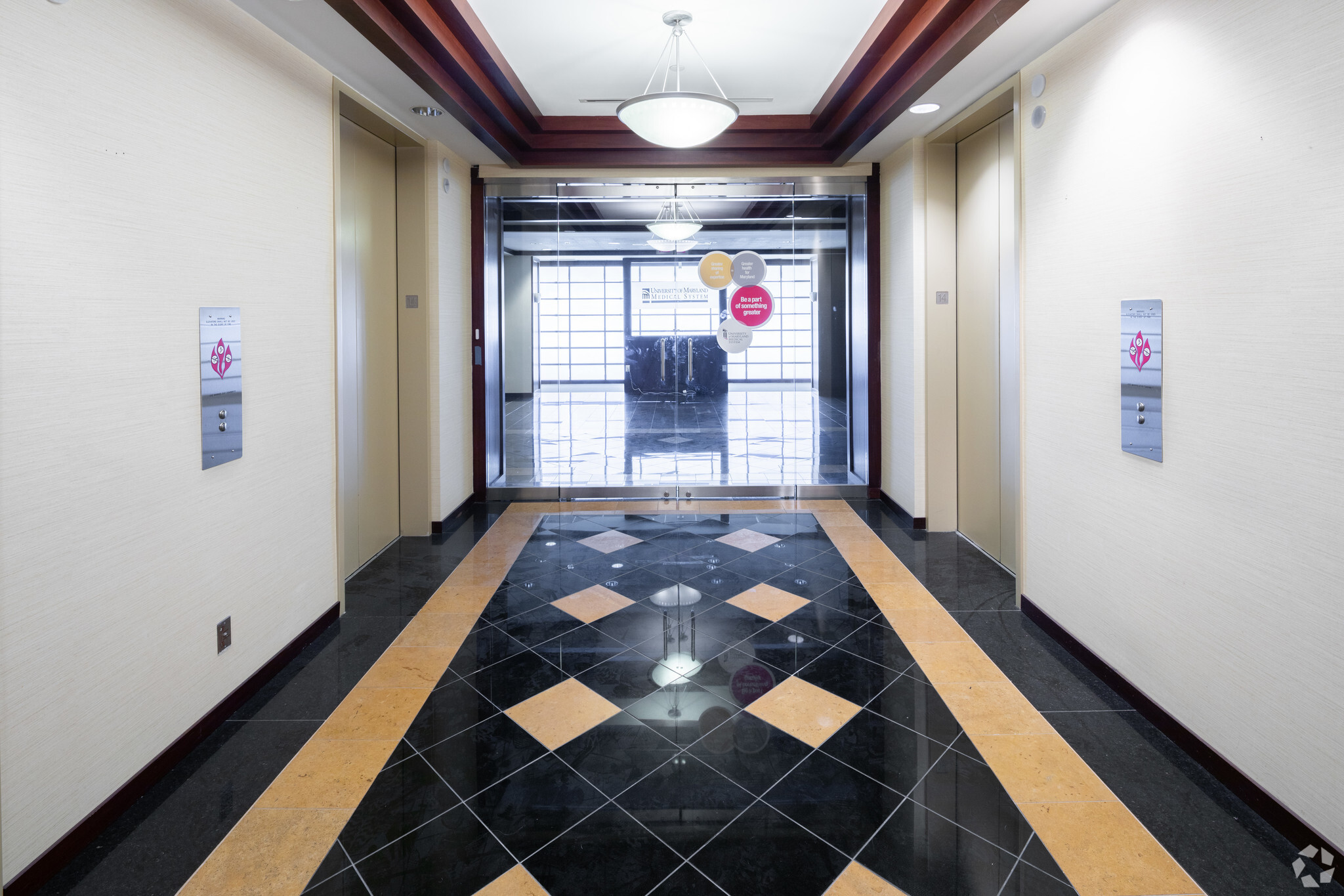 250 W Pratt St, Baltimore, MD for lease Interior Photo- Image 1 of 7