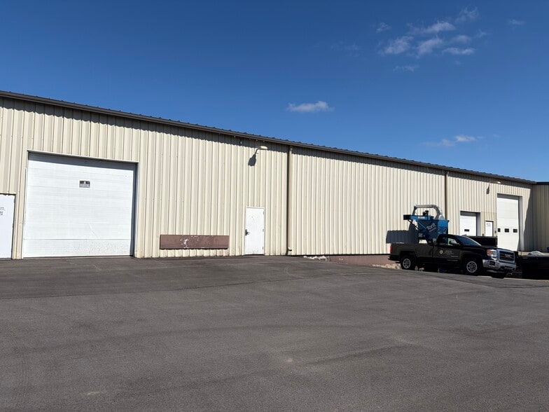 2758 3 Mile Rd, Grand Rapids, MI for sale - Building Photo - Image 1 of 16