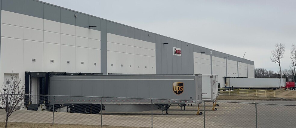 370 Festal Pl NW, Owatonna, MN à louer - Photo du bâtiment - Image 2 de 3