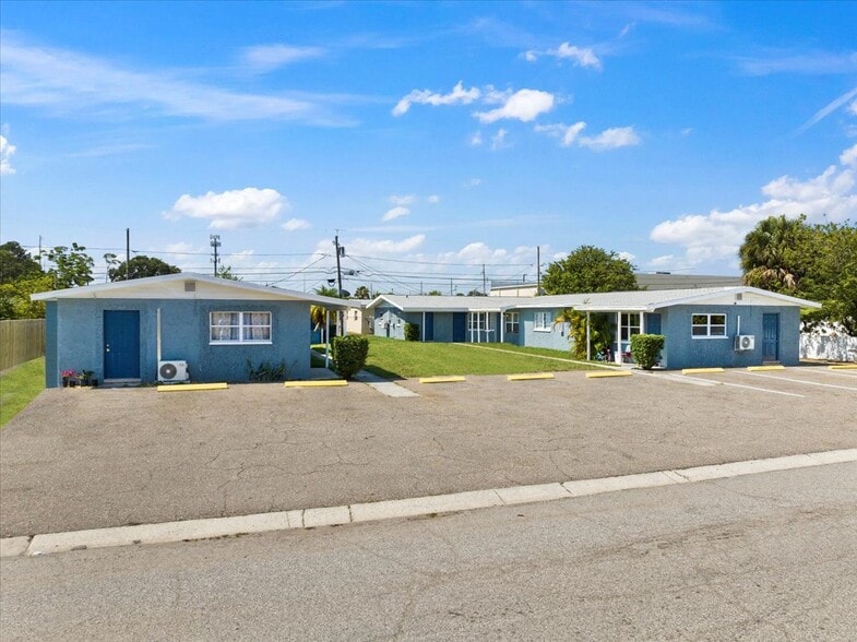 6538 42nd Ave N, Kenneth City, FL for sale - Building Photo - Image 2 of 18