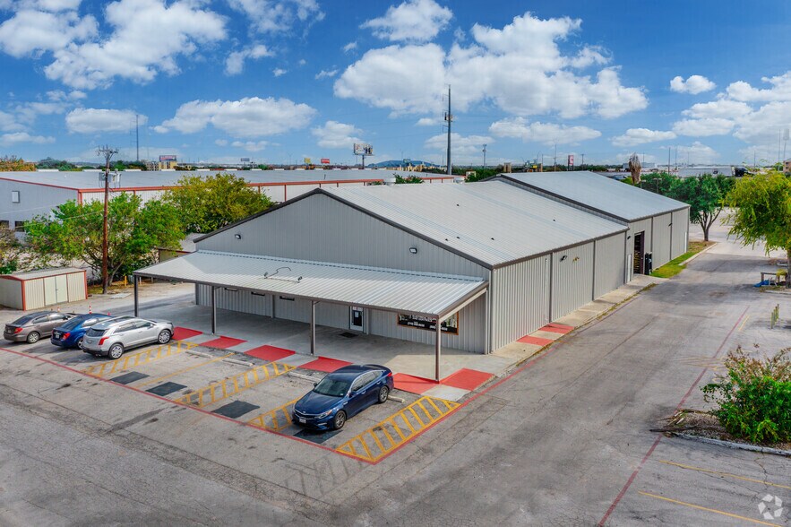 6390 Fairdale Dr, San Antonio, TX for sale - Building Photo - Image 2 of 8