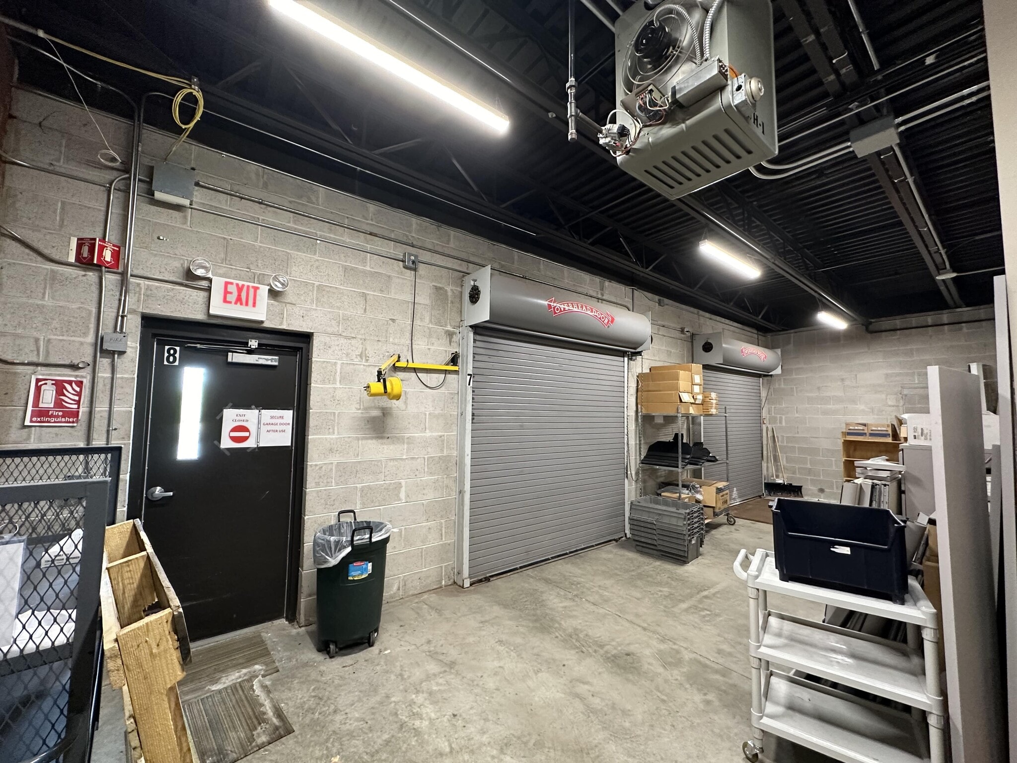 12695 W National Ave, New Berlin, WI à louer Photo intérieure- Image 1 de 14