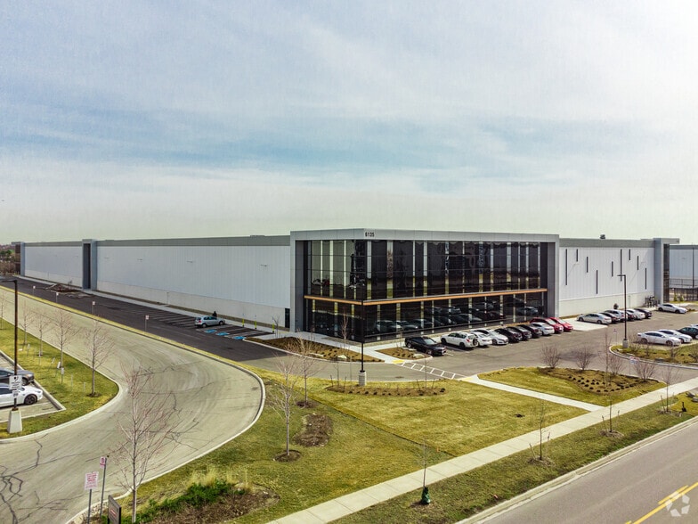 6135 Millcreek Dr, Mississauga, ON for sale - Primary Photo - Image 1 of 1