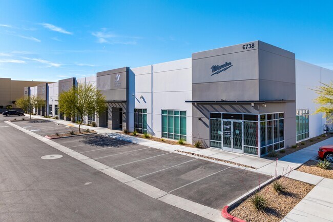 Plus de détails pour 6728 W Sunset Rd, Las Vegas, NV - Local d'activités à louer