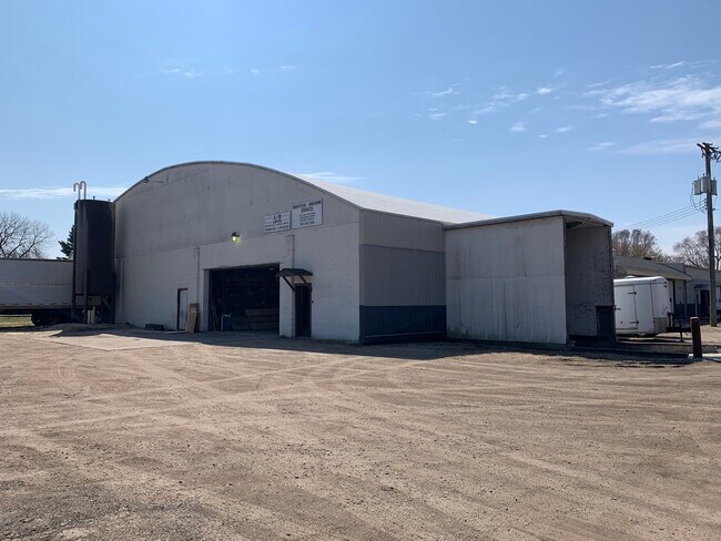 More details for 701 1st St, Farmington, MN - Industrial for Lease