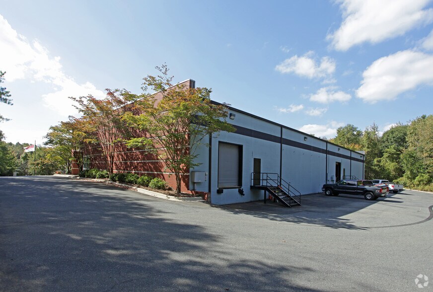 725 Imperial Ct, Charlotte, NC à louer - Photo du bâtiment - Image 3 de 5