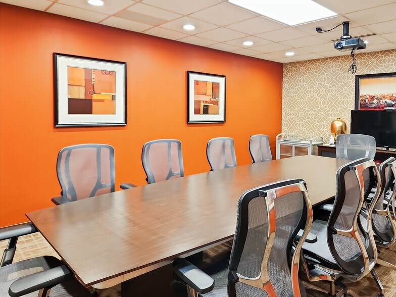 4321 W College Ave, Appleton, WI à louer - Photo intérieure - Image 2 de 14