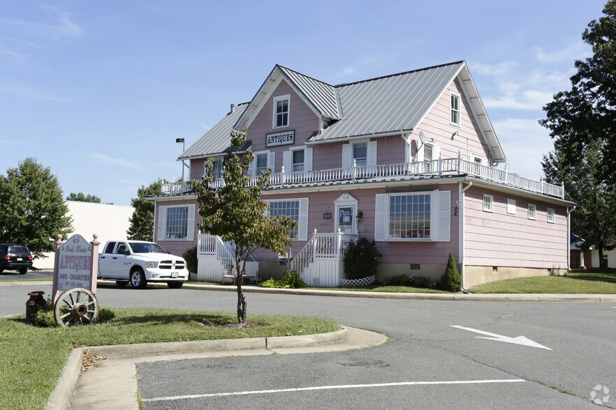 9201 Prescott Ave, Manassas, VA à vendre - Photo principale - Image 1 de 20