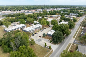 1833 Seven Pines Rd, Springfield, IL - AERIAL  map view