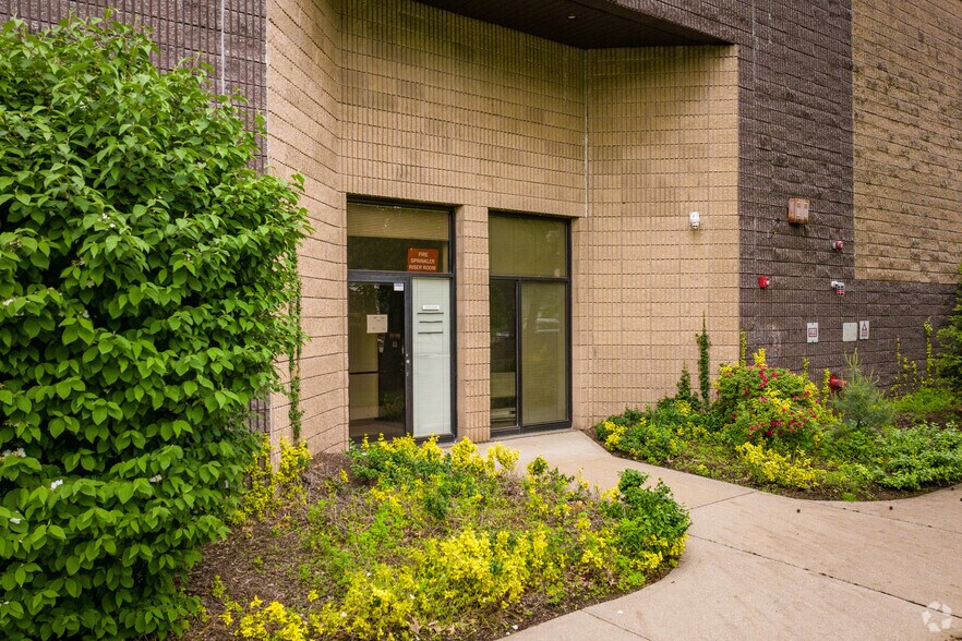 222 New Rd, Parsippany, NJ à vendre - Photo du bâtiment - Image 3 de 5