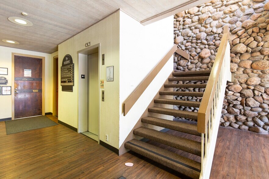 79 Scripps Dr, Sacramento, CA for lease - Interior Photo - Image 2 of 9