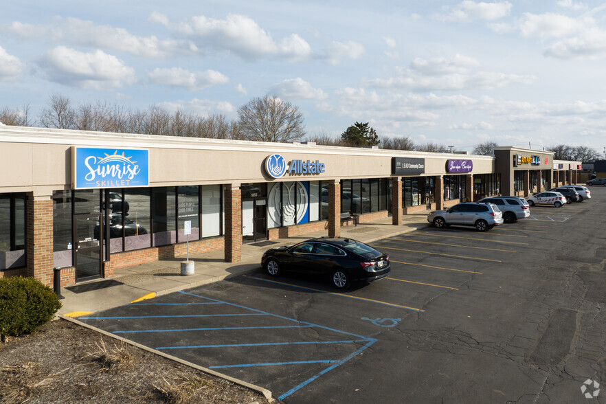 1855 S Reynolds Rd, Toledo, OH for lease - Primary Photo - Image 1 of 8