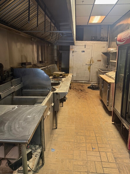 133 E 157th St, Bronx, NY for lease - Primary Photo - Image 2 of 11