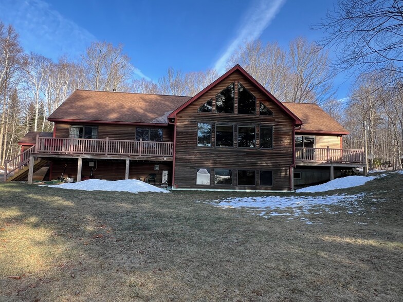 648 Black Point Rd, Beaver Cove, ME à vendre - Photo du bâtiment - Image 3 de 88