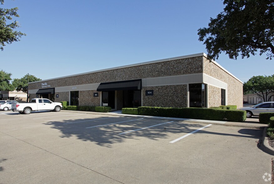 4601 Langland Rd, Farmers Branch, TX à louer - Photo du bâtiment - Image 3 de 5