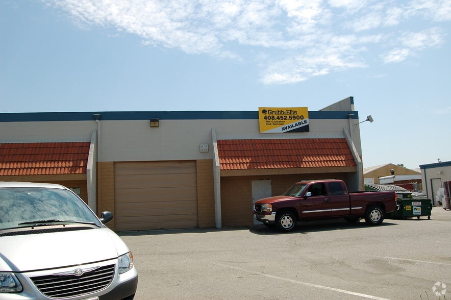 180 E Sunnyoaks Ave, Campbell, CA à louer - Photo du bâtiment - Image 2 de 10