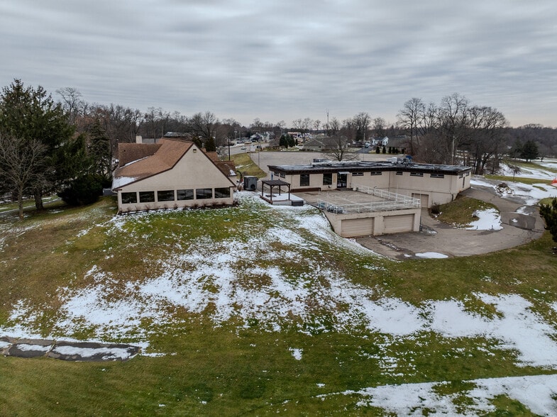 245 Columbia Ave E, Battle Creek, MI for sale - Primary Photo - Image 2 of 21