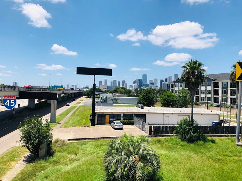 3433 I-45, Houston, TX for lease - Building Photo - Image 2 of 20
