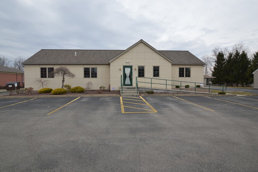 10314 Main St, New Middletown, OH à louer - Photo du bâtiment - Image 1 de 19