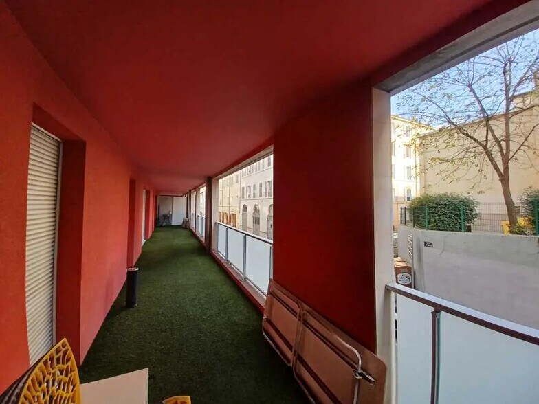 22 Avenue Robert Schuman, Marseille à louer - Photo du bâtiment - Image 2 de 18