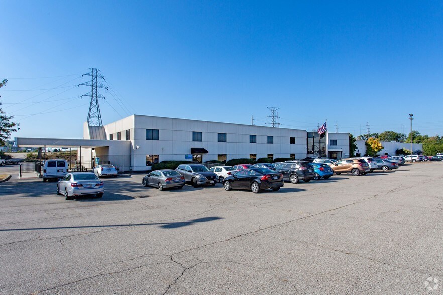 2300-2322 S Edwin C. Moses Blvd, Dayton, OH à louer - Photo du bâtiment - Image 2 de 4