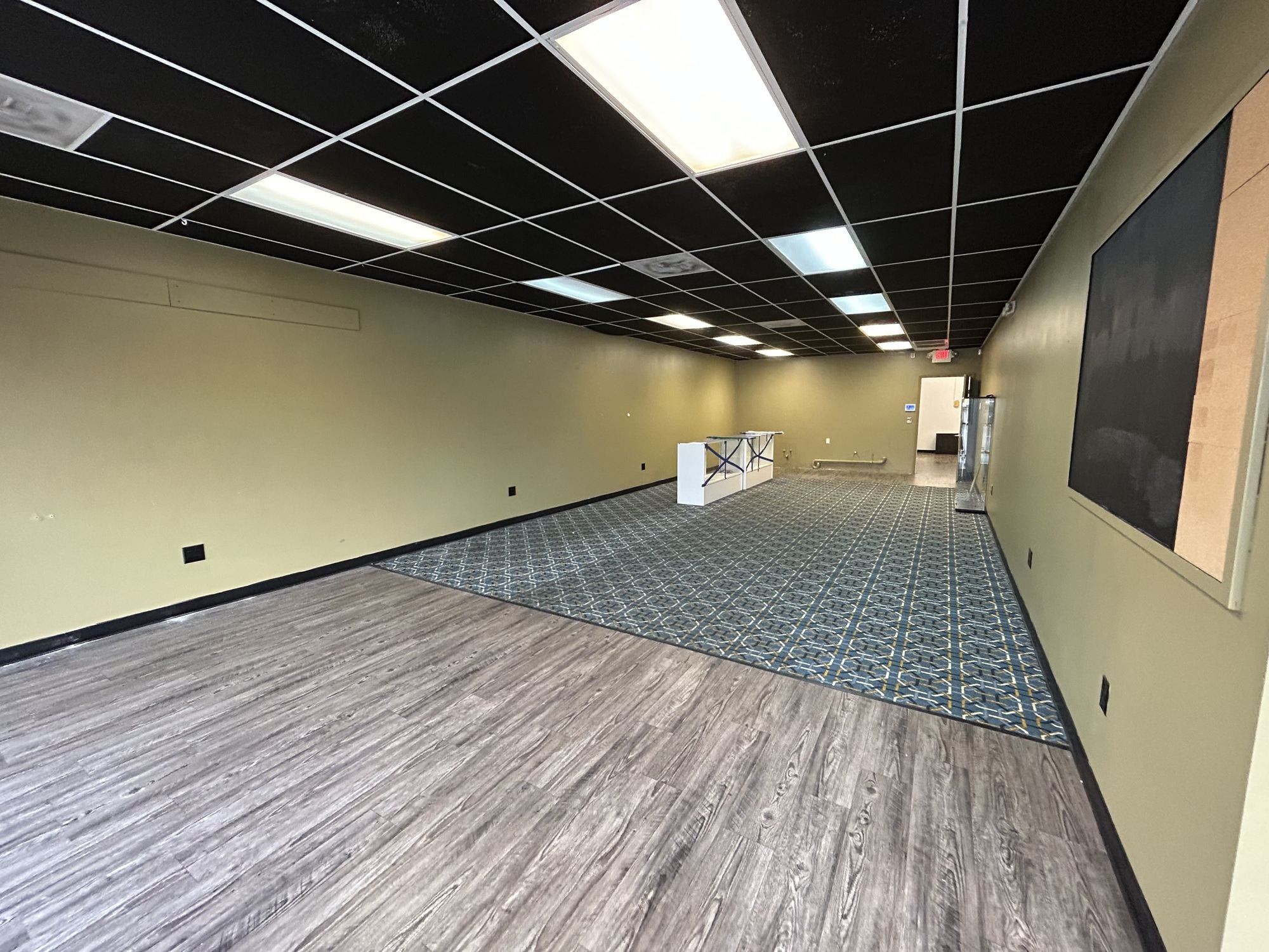 1315-1325 W Sunshine St, Springfield, MO for lease Interior Photo- Image 1 of 8