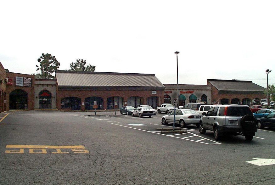 575-585 W Pike St, Lawrenceville, GA à louer - Autre - Image 2 de 8