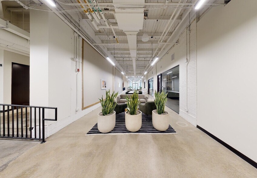 1060 N Capitol Ave, Indianapolis, IN à louer - Numérisation 3D de Matterport - Image 2 de 9