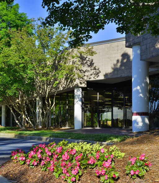 2250 New Market Pky SE, Marietta, GA à louer - Photo du bâtiment - Image 1 de 6
