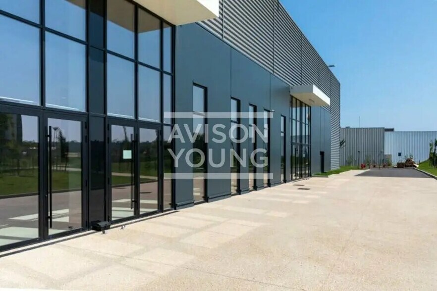 Flex dans Sucy-en-Brie à louer - Photo du bâtiment - Image 2 de 9