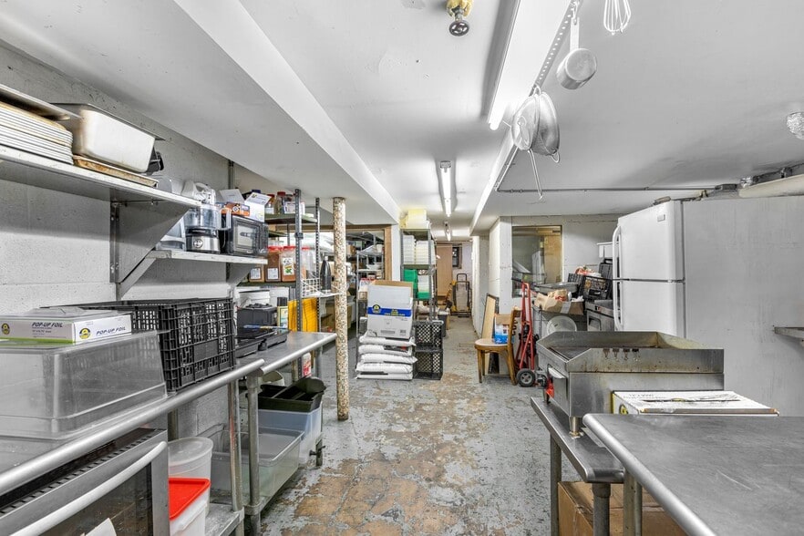 487 Seneca Ave, Ridgewood, NY for lease - Interior Photo - Image 3 of 4