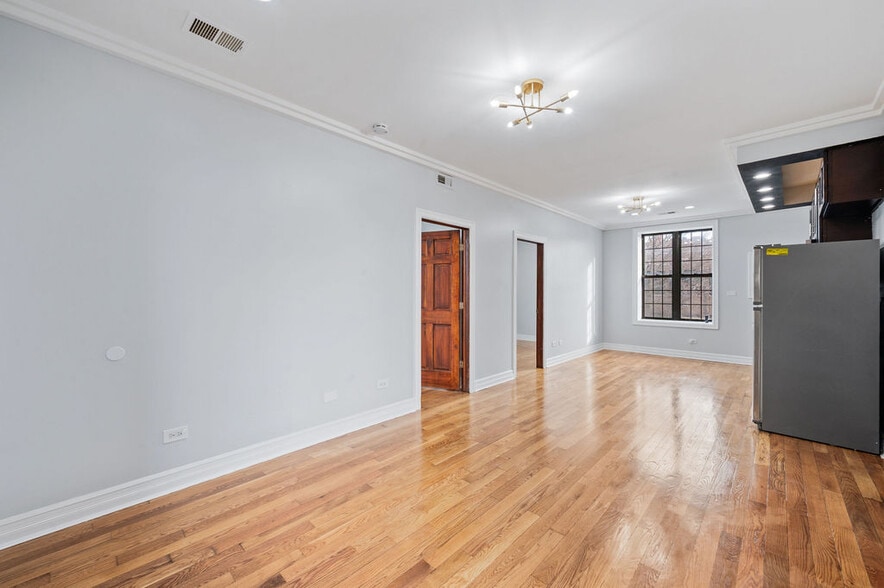 3100 W 39th Pl, Chicago, IL à vendre - Photo du bâtiment - Image 3 de 22
