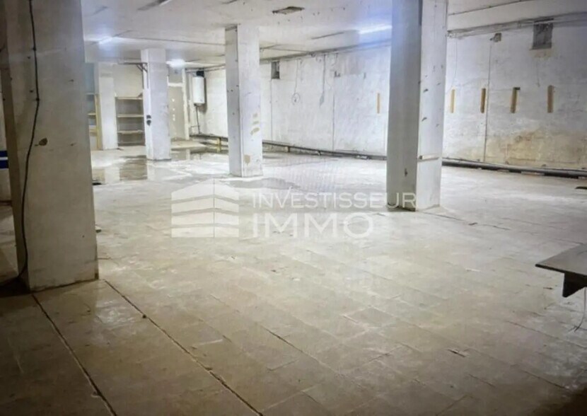 Flex in Bobigny for lease - Interior Photo - Image 2 of 3