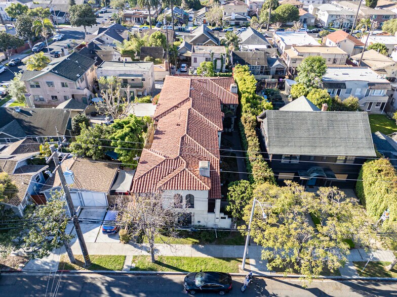 2930 E 3RD St, Long Beach, CA à vendre - Photo du bâtiment - Image 2 de 13