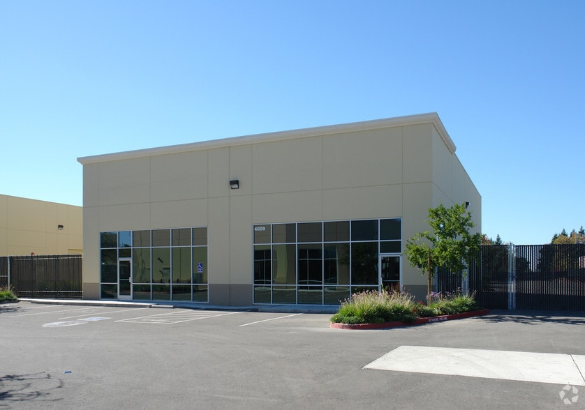 4009 Vista Park Ct, Sacramento, CA for sale - Primary Photo - Image 1 of 5