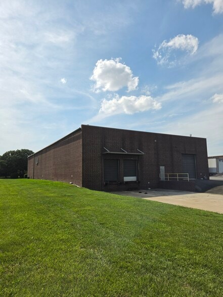 3526 Centre Cir, Fort Mill, SC for sale - Building Photo - Image 2 of 4