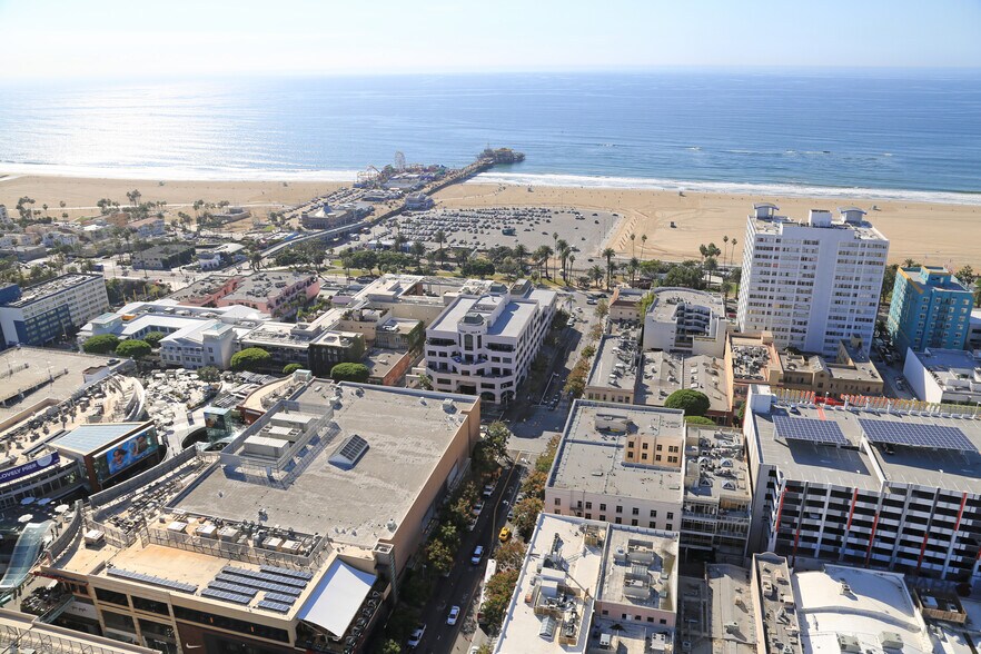 120 Broadway, Santa Monica, CA à louer - Aérien - Image 2 de 12