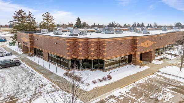 7600-7682 Executive Dr, Eden Prairie, MN à louer - Photo du bâtiment - Image 2 de 9