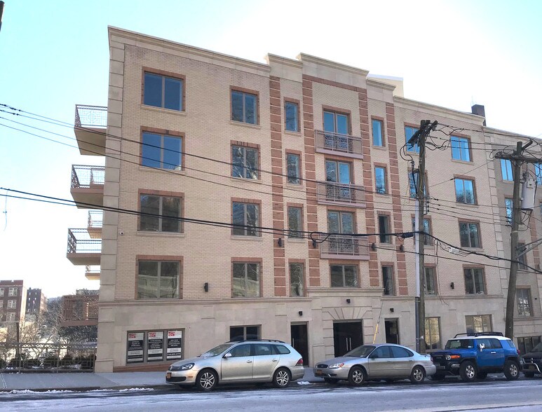 3190 Riverdale Ave, Bronx, NY à louer - Photo du bâtiment - Image 2 de 17