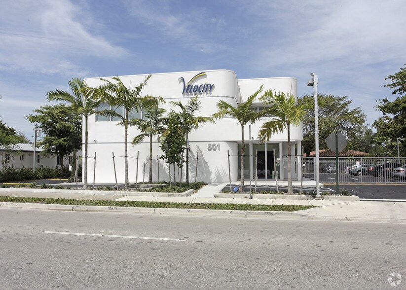 501 SE 12th St, Fort Lauderdale, FL à vendre - Photo du bâtiment - Image 2 de 12