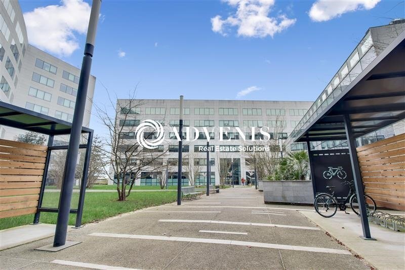 Office in Noisy Le Grand for lease - Building Photo - Image 1 of 10