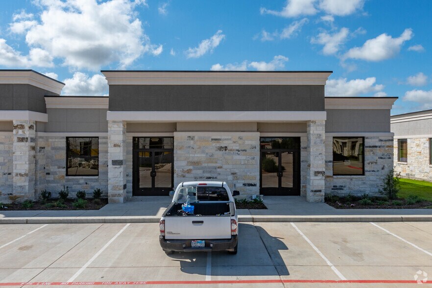 3129 Kingsley Dr, Pearland, TX for sale - Building Photo - Image 2 of 51