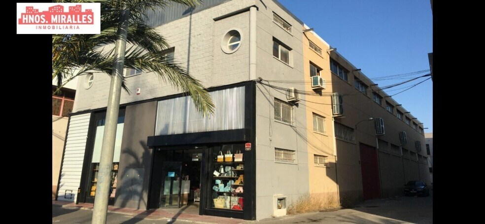 Industrial in Elche for sale - Building Photo - Image 3 of 5
