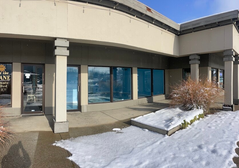 1562 Akron Peninsula Rd, Akron, OH for lease - Building Photo - Image 2 of 6