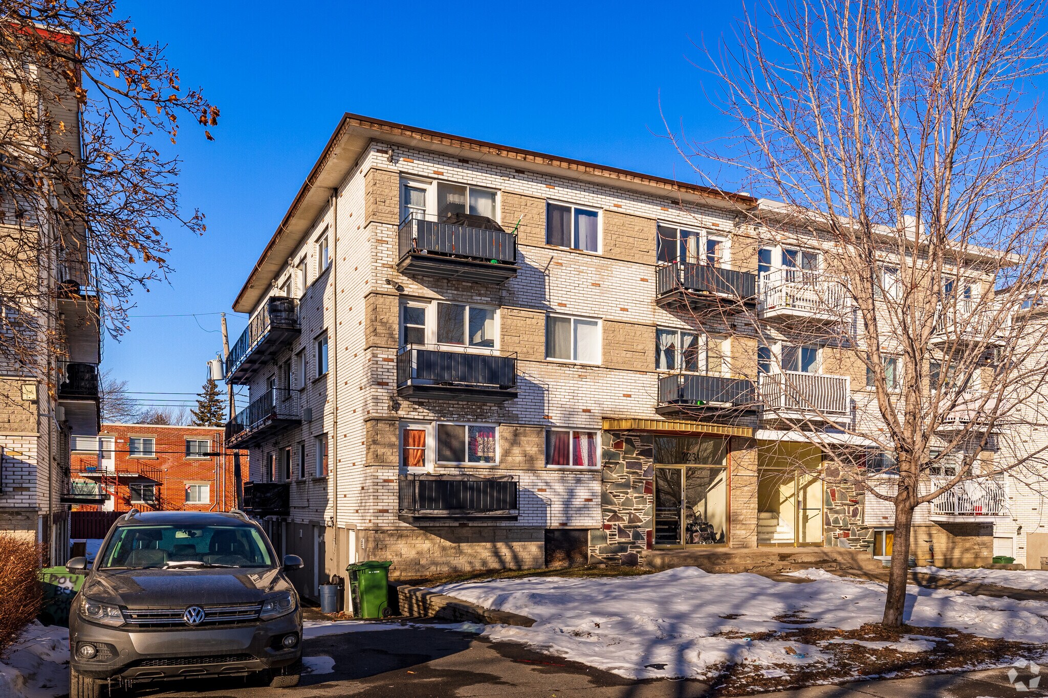 7231 Boul Joseph-Renaud, Anjou, QC for sale Primary Photo- Image 1 of 1