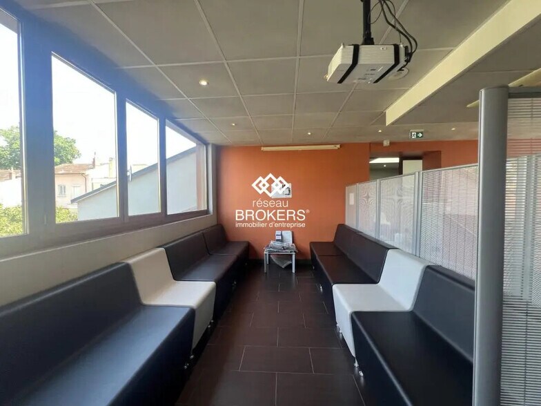Office in Lyon for sale - Building Photo - Image 3 of 8